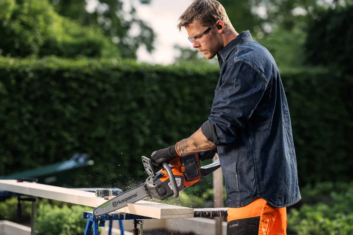 Husqvarna 215i akkusaha sis. akku & laturi