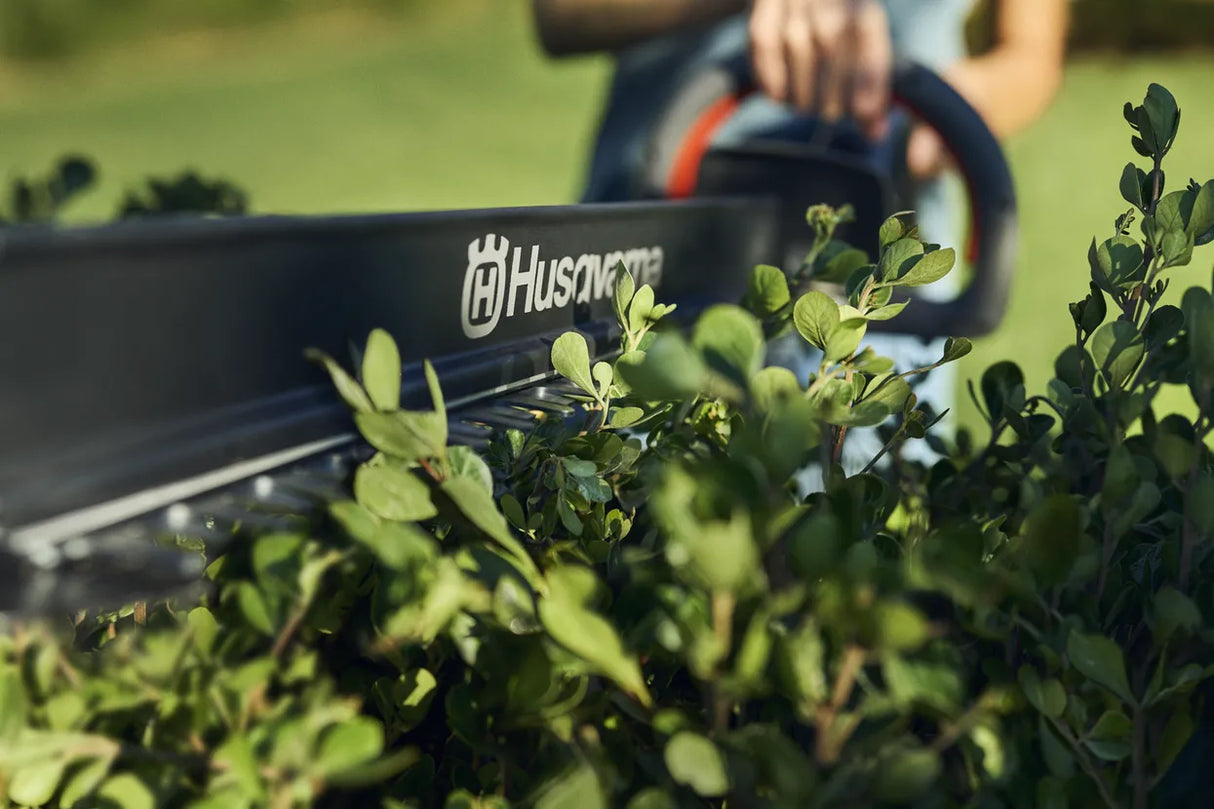 Husqvarna Aspire H50-P4A pensasleikkuri + 4Ah akku & laturi