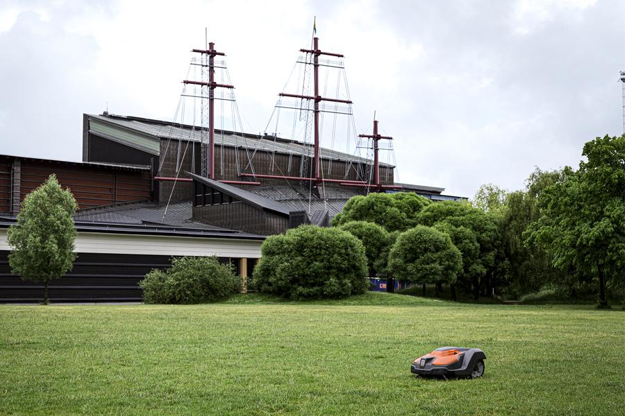 Husqvarna Automower 550 EPOS robottiruohonleikkuri