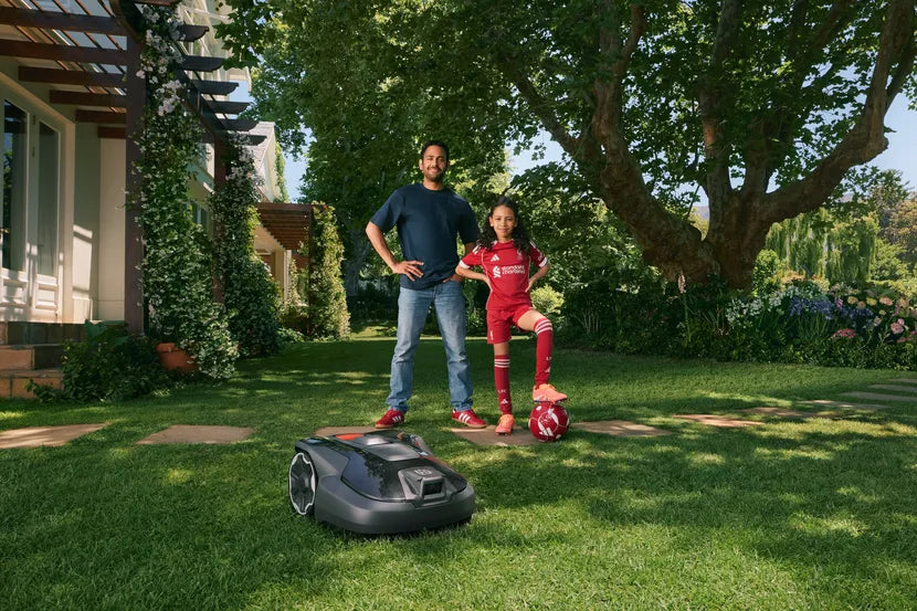 Husqvarna robottiruohonleikkuri Automower 410VE NERA, tehokas ja käyttäjäystävällinen puutarhaväline ulkotöihin.