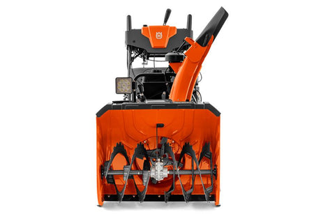 Husqvarna ST 430 lumilinko työskentelyvalmiina – 76 cm työleveydellä varustettu lumilinko