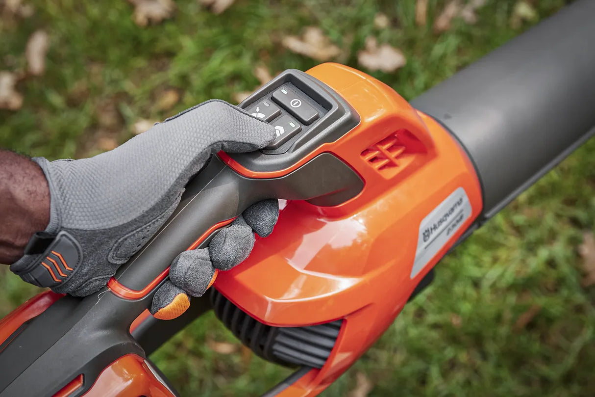 Husqvarna 230iB akkupuhallin sis. akku & laturi