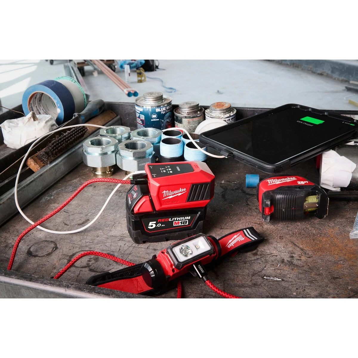 Milwaukee M18 TC-0 laturi / virtalähde