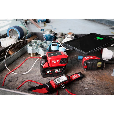 Milwaukee M18 TC-0 laturi / virtalähde
