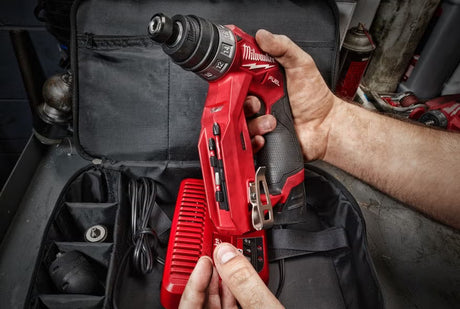 Milwaukee M12 FDDXKIT-0X pora/ruuvinväännin vaihdettavilla päillä – vaihdettavat päät eri työtehtäviin